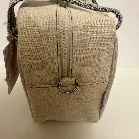 Rae Dunn Lunch box in Cream with the Word "EAT" on the front. NWT - Picture 3 of 6